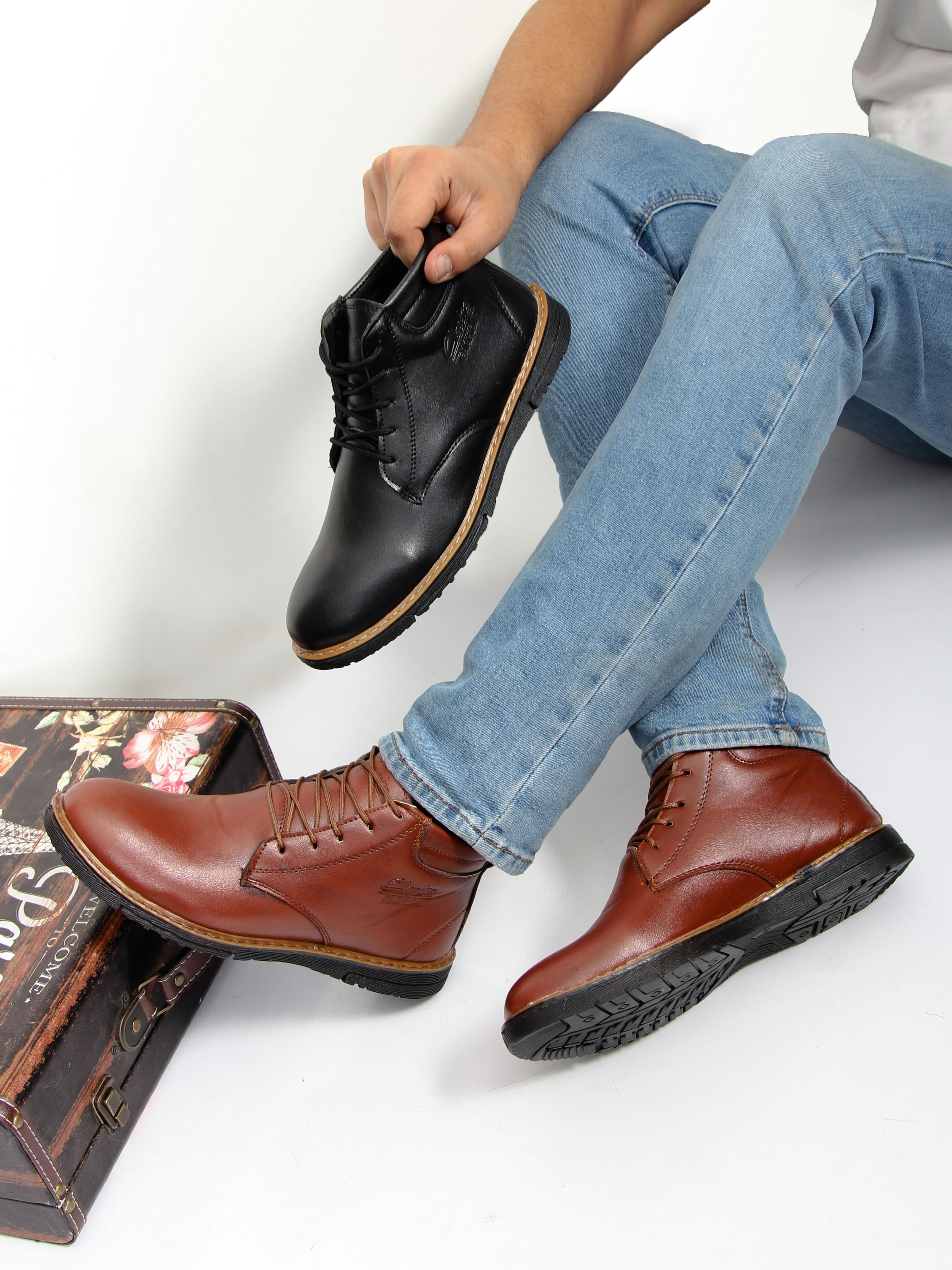 نیم بوت clarks عسلی